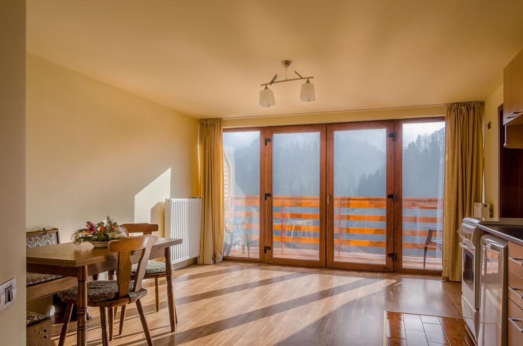 Hotel Panorama Pietrei Craiului Zărneşti Zewnętrze zdjęcie